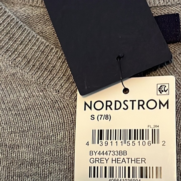 1901 Boys V-Neck Cashmere Sweater - Picture 6 of 9